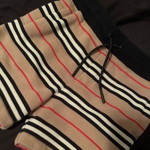 Burberry kids shorts size 4
